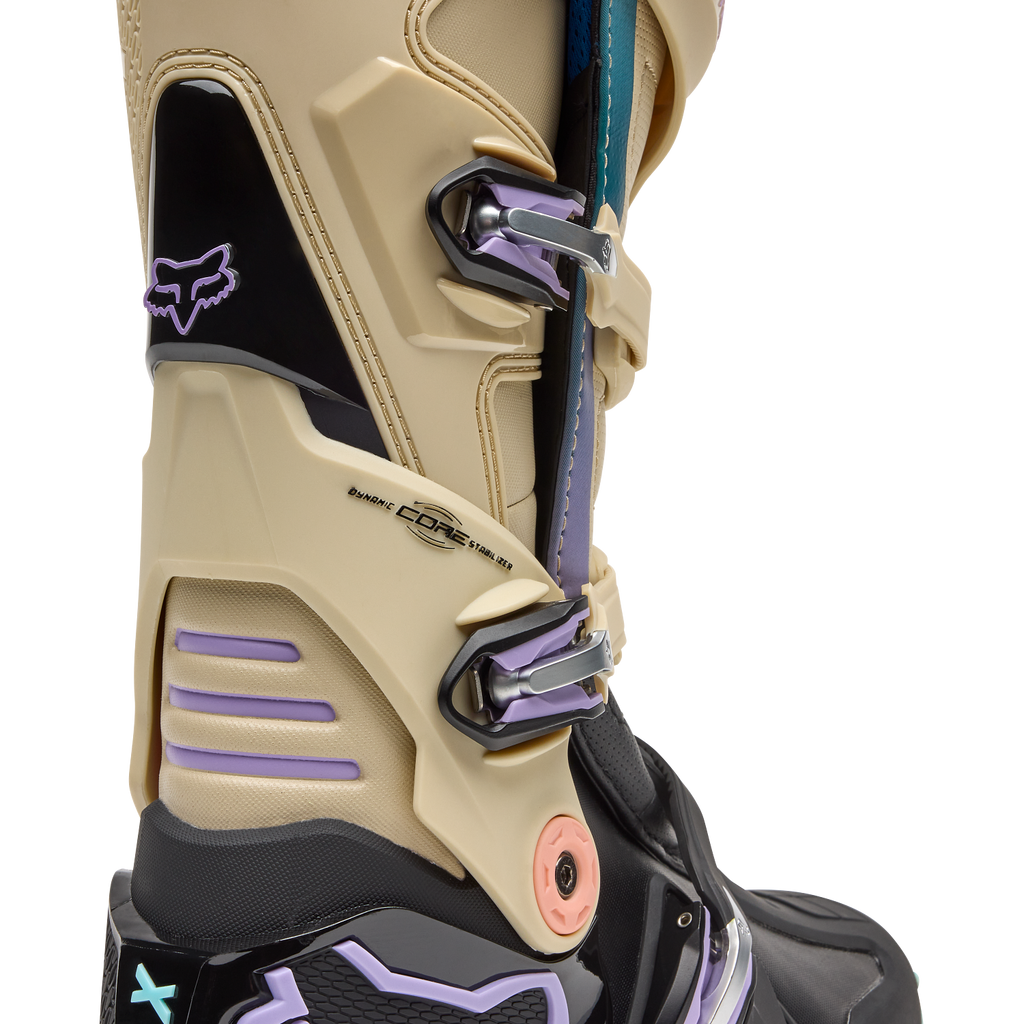 Motion Hello Future Boots