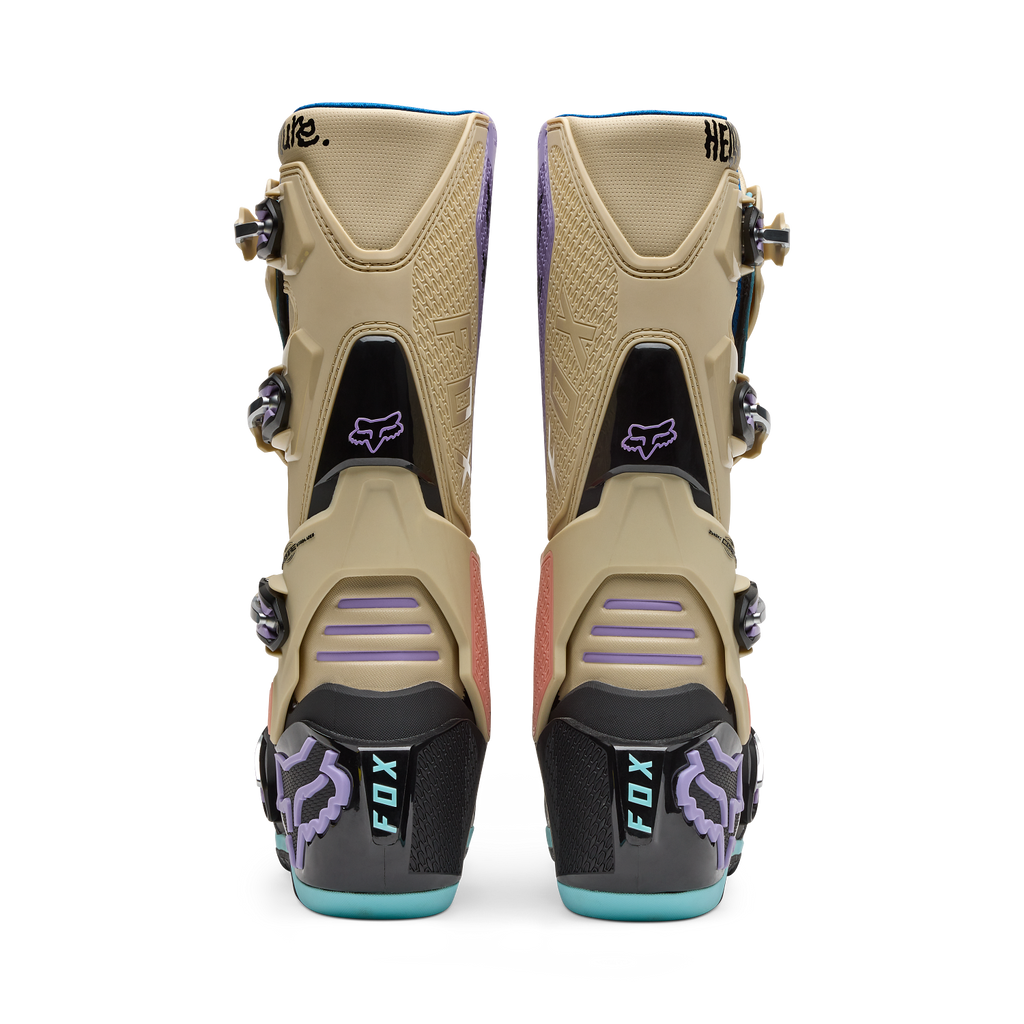 Motion Hello Future Boots
